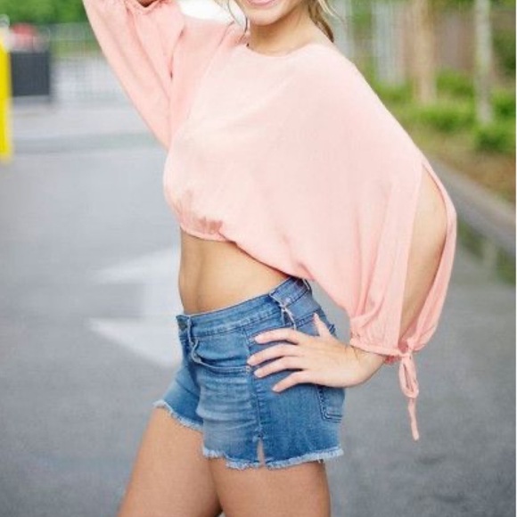 Revolve Lucie Peachy Pink Split sleeve crop top - Picture 1 of 13